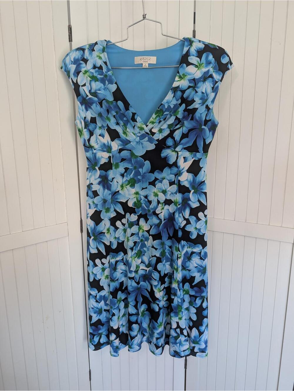 Kasper Dress Size 8 Blue Floral Sheath Career Cocktail Knee Length Dress